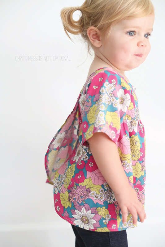 glass onion floral top \\ craftiness is not optional