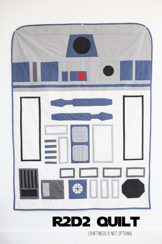 R2D2 quilt! for Star wars fans young and old. #starwars #quilts