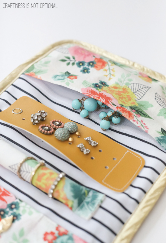 Diy travel on sale jewelry case